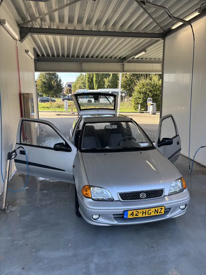 Suzuki Swift 1.3-16V Summum, foto 4