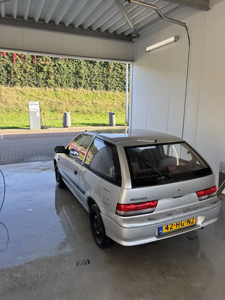 Suzuki Swift 1.3-16V Summum, foto 5