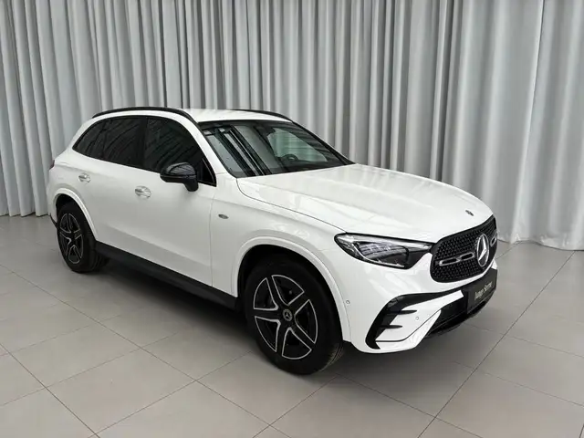 Mercedes-Benz GLC 300 de 4MATIC Hybrid Österreich-Edition Ansicht 3