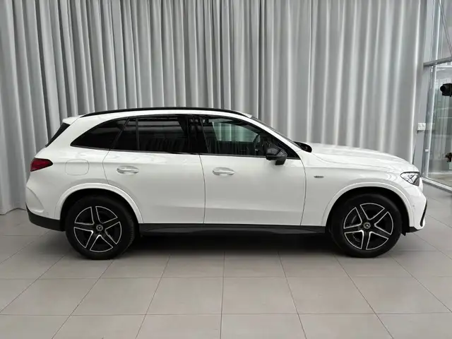 Mercedes-Benz GLC 300 de 4MATIC Hybrid Österreich-Edition Ansicht 4