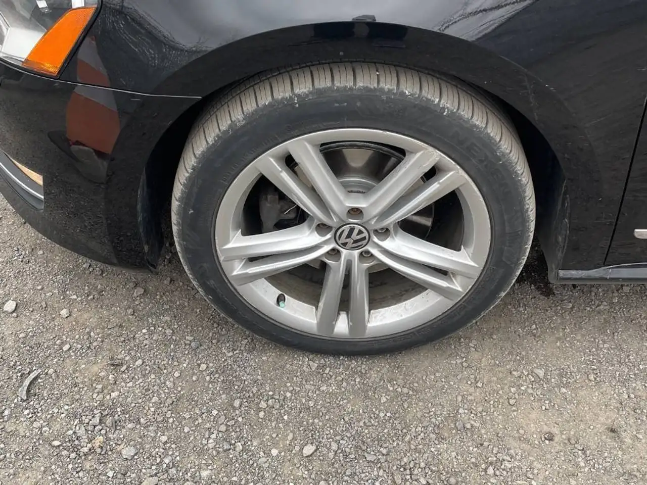 Volkswagen Passat снимка Volkswagen Passat