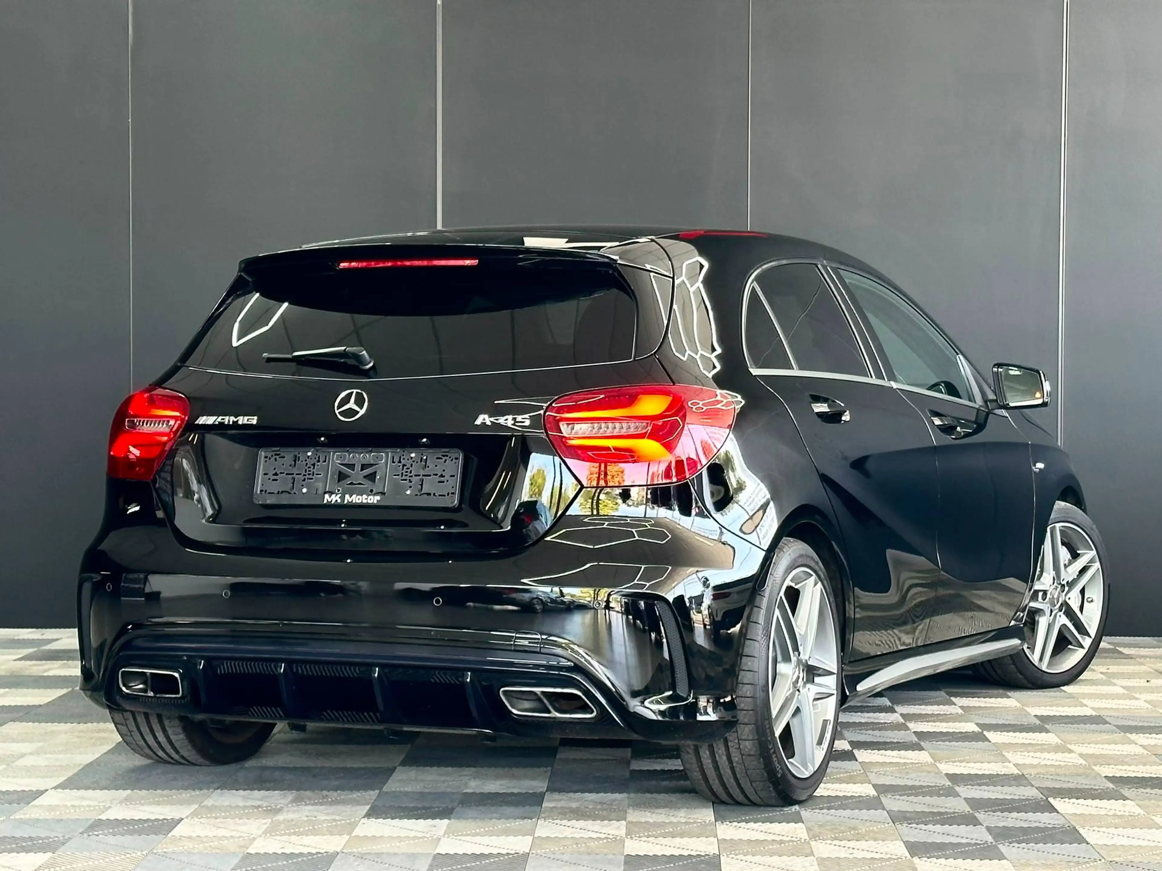 Mercedes-Benz A 45 AMG 🟢A 45 AMG 4-MATIC / FULL CARNET / BOITE AUTO / SIEGES CHAUFFANTS / ÉTAT SHOWROOM — photo 5