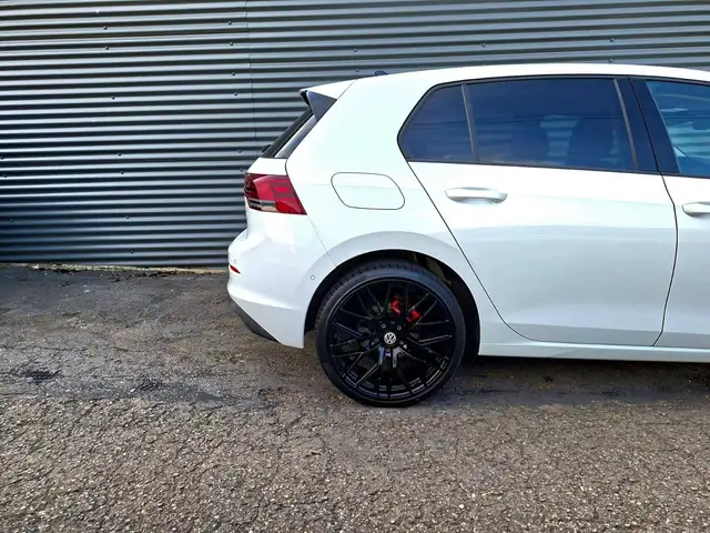 Volkswagen Golf view 11