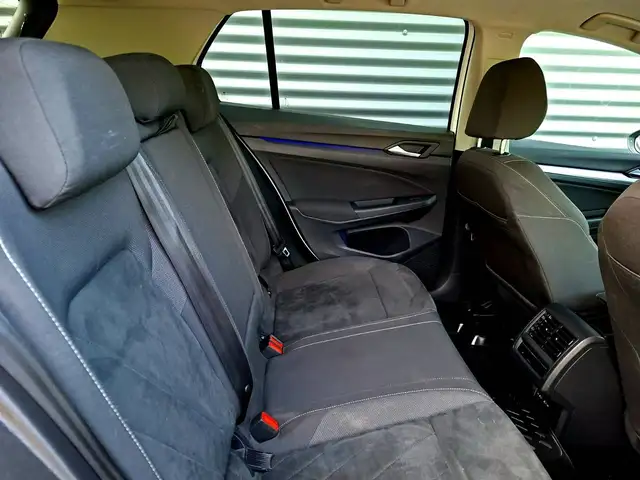 Volkswagen Golf view 13