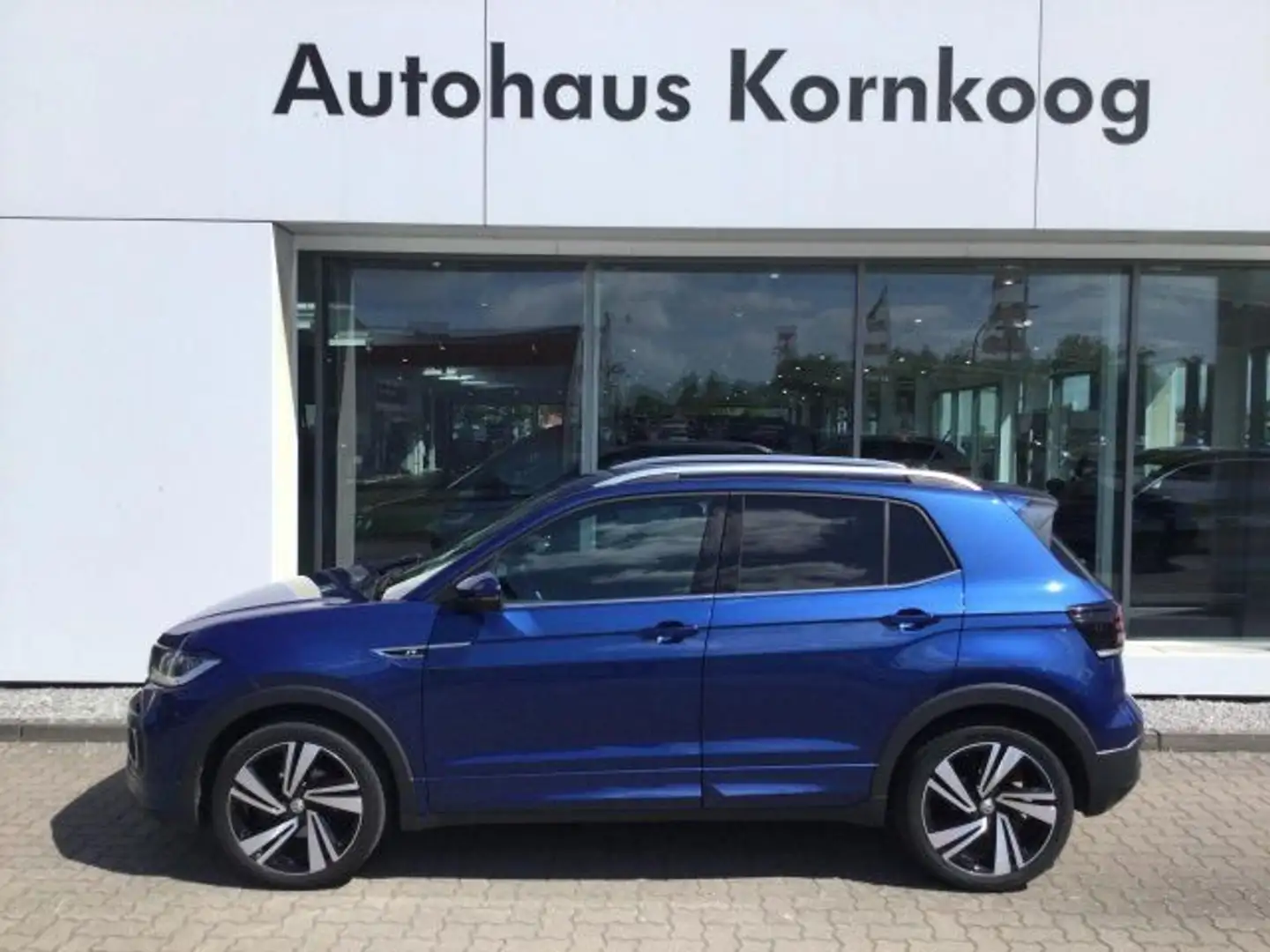 Volkswagen T-Cross 1.0 TSI R-Line DSG KAM Navi Bluetooth LED Blauw - 1