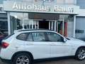 BMW X1 Baureihe X1 18 i sDrive Weiß - thumbnail 1