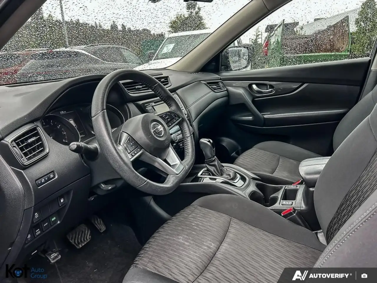 Nissan Rogue снимка Nissan Rogue