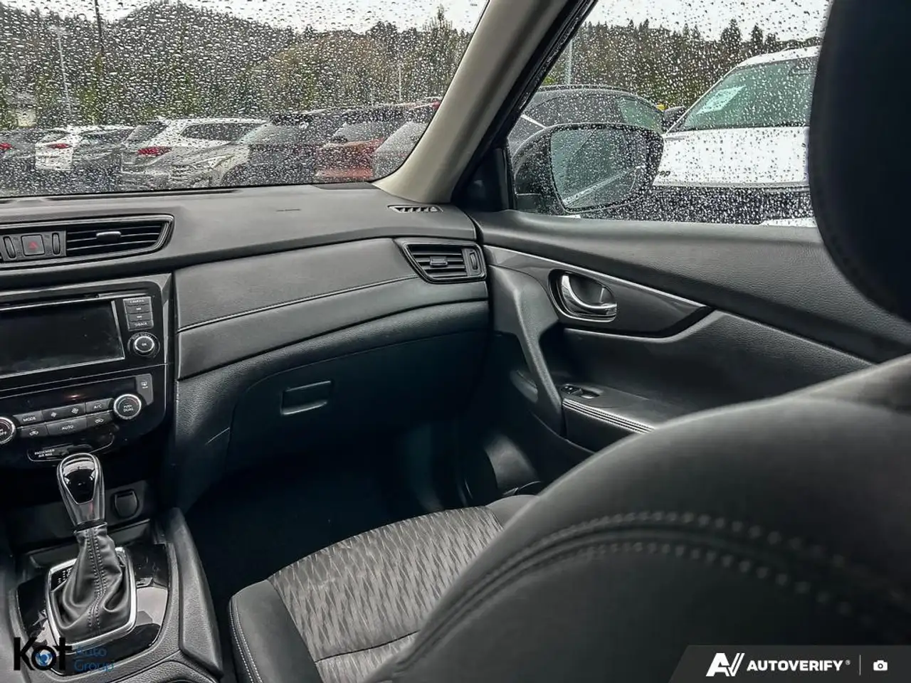 Nissan Rogue снимка Nissan Rogue