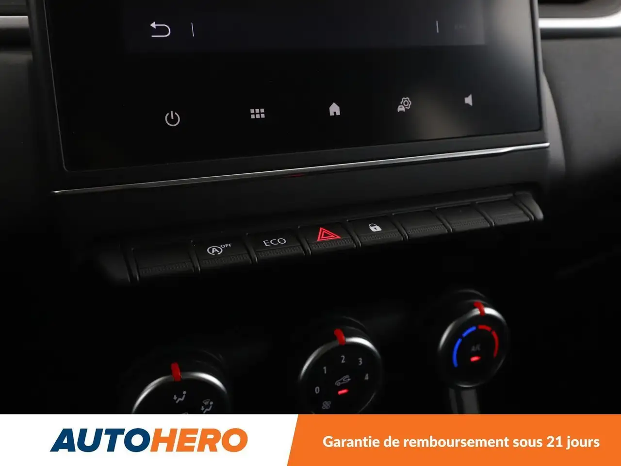 Renault Captur — photo 28
