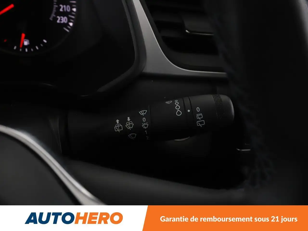 Renault Captur — photo 22