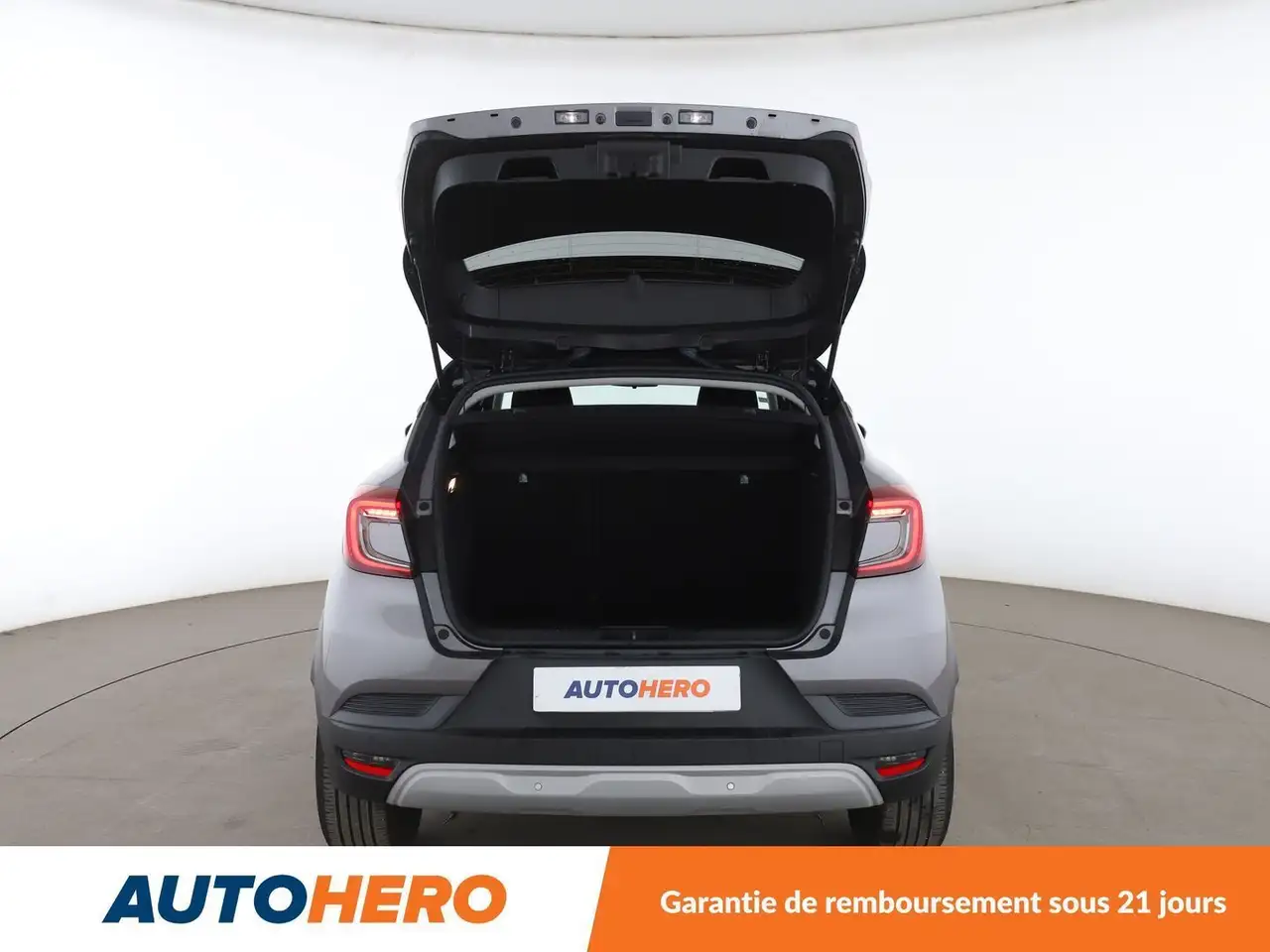 Renault Captur — photo 17