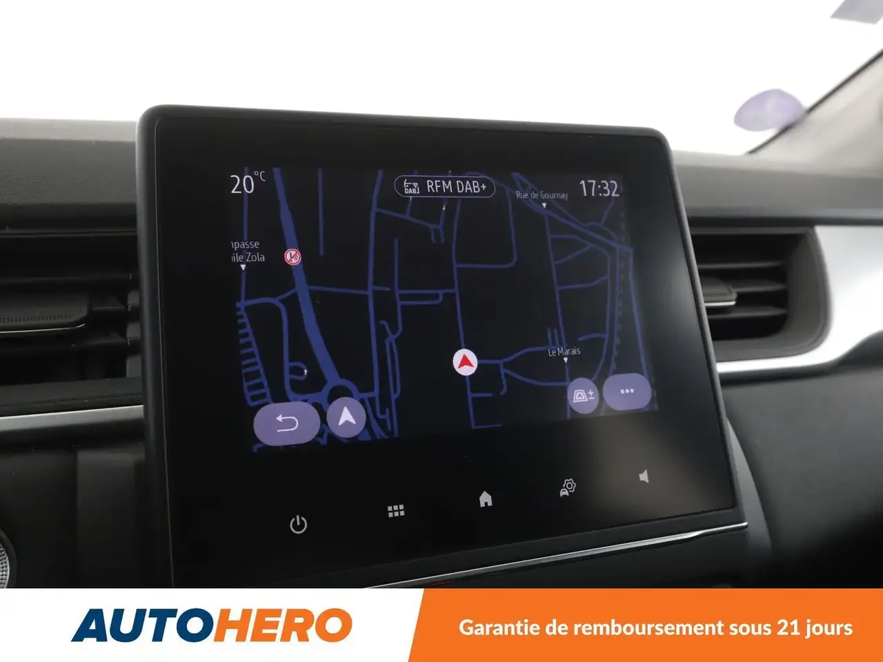 Renault Captur — photo 25