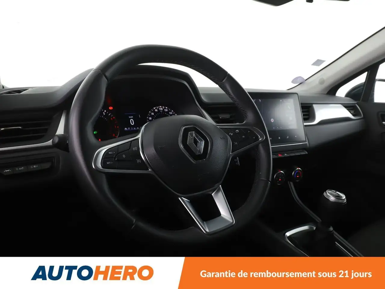Renault Captur — photo 11