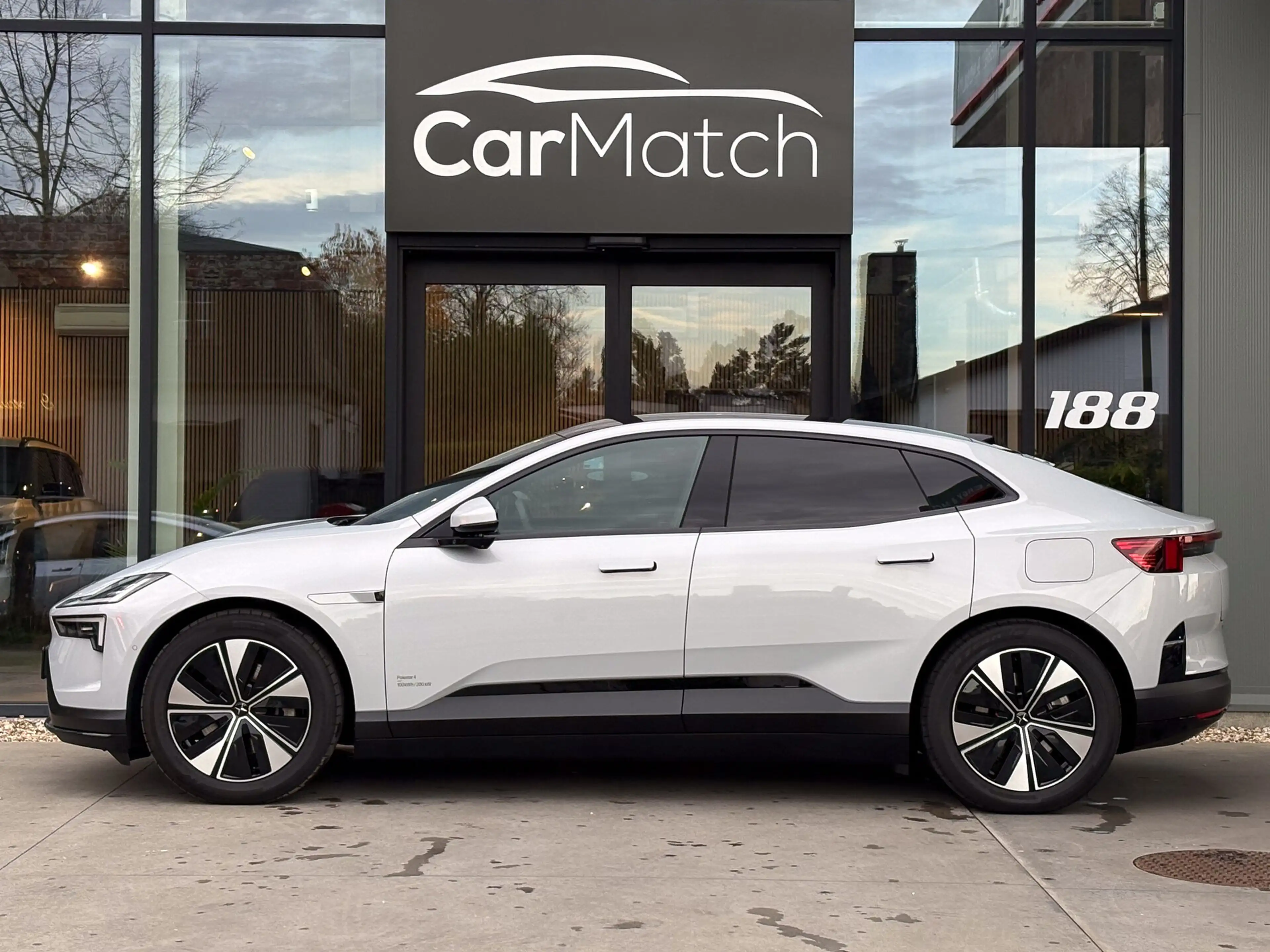 Polestar 4 Long Range Single Motor - Plus | Pilot — photo 8