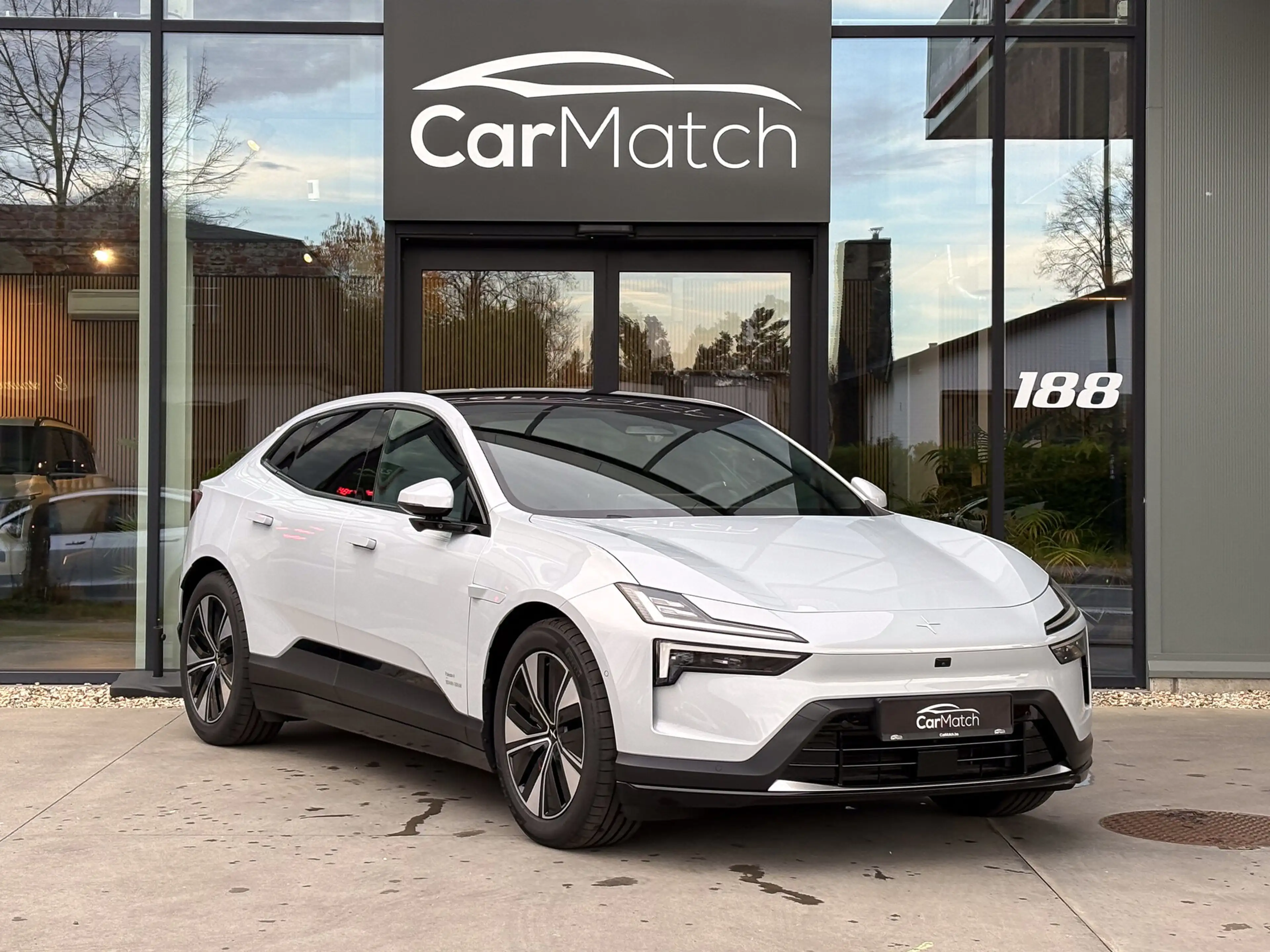 Polestar 4 Long Range Single Motor - Plus | Pilot — photo 3