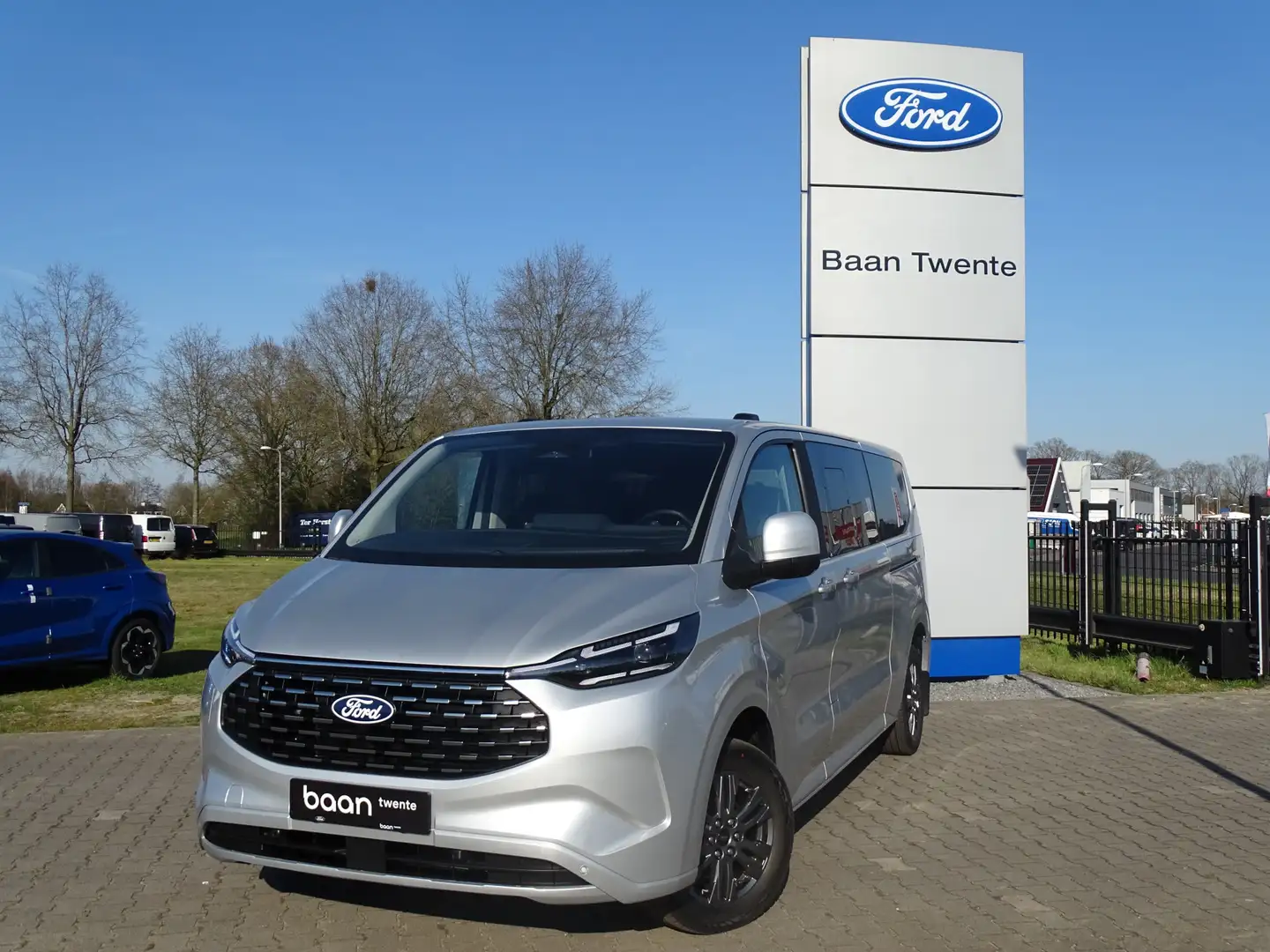 Ford Transit Custom 2.5 Plug-IN Hybrid 233 PK L2H1 Titanium | Incl. BT Silber - 2
