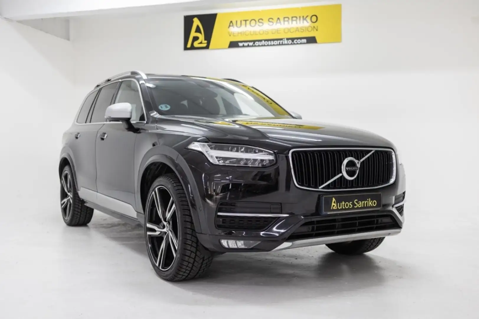 Volvo XC90 D5 Momentum AWD 225 Aut. Negro - 2