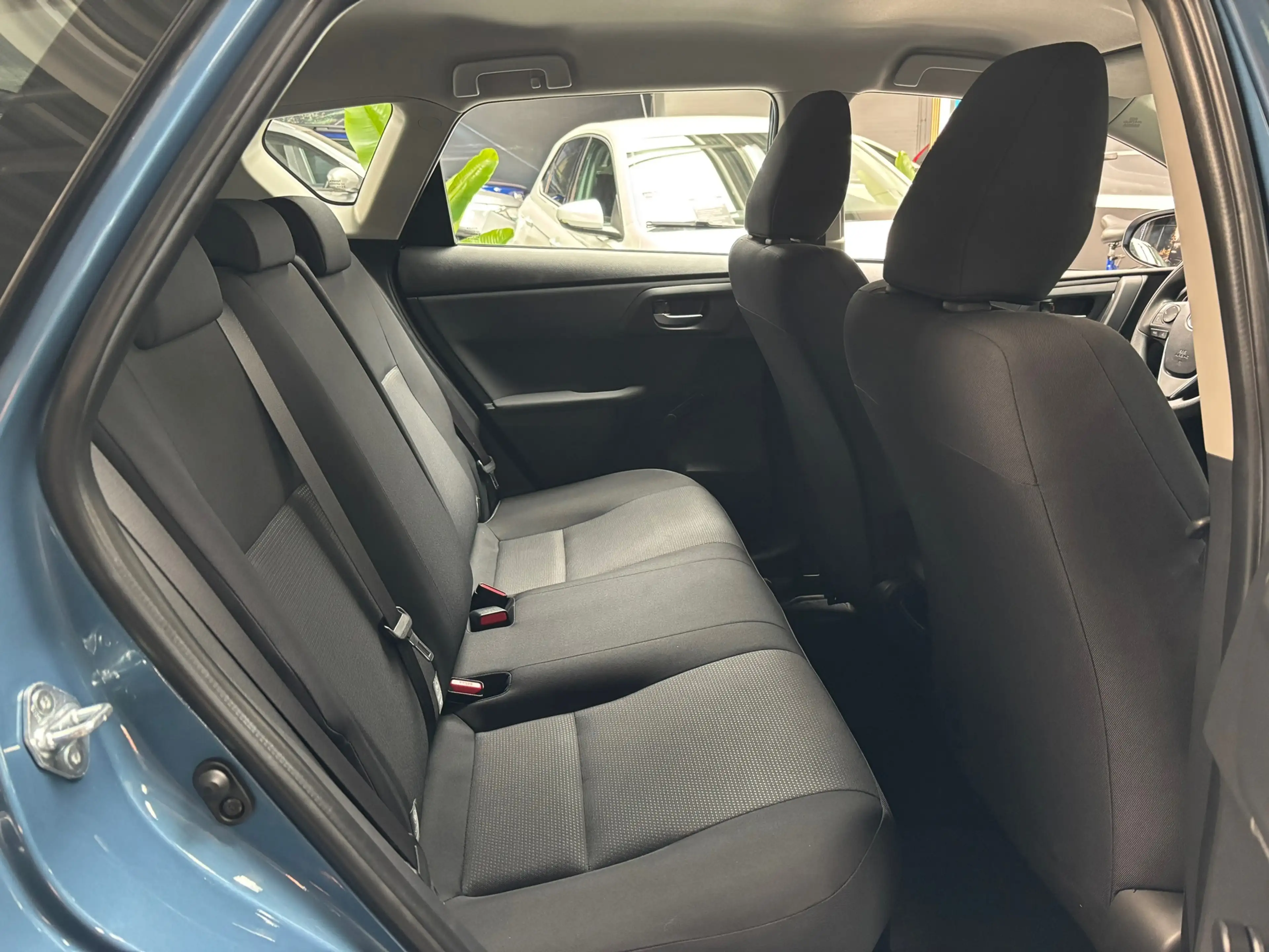 Toyota Auris 1.8 Hybrid Now — photo 11