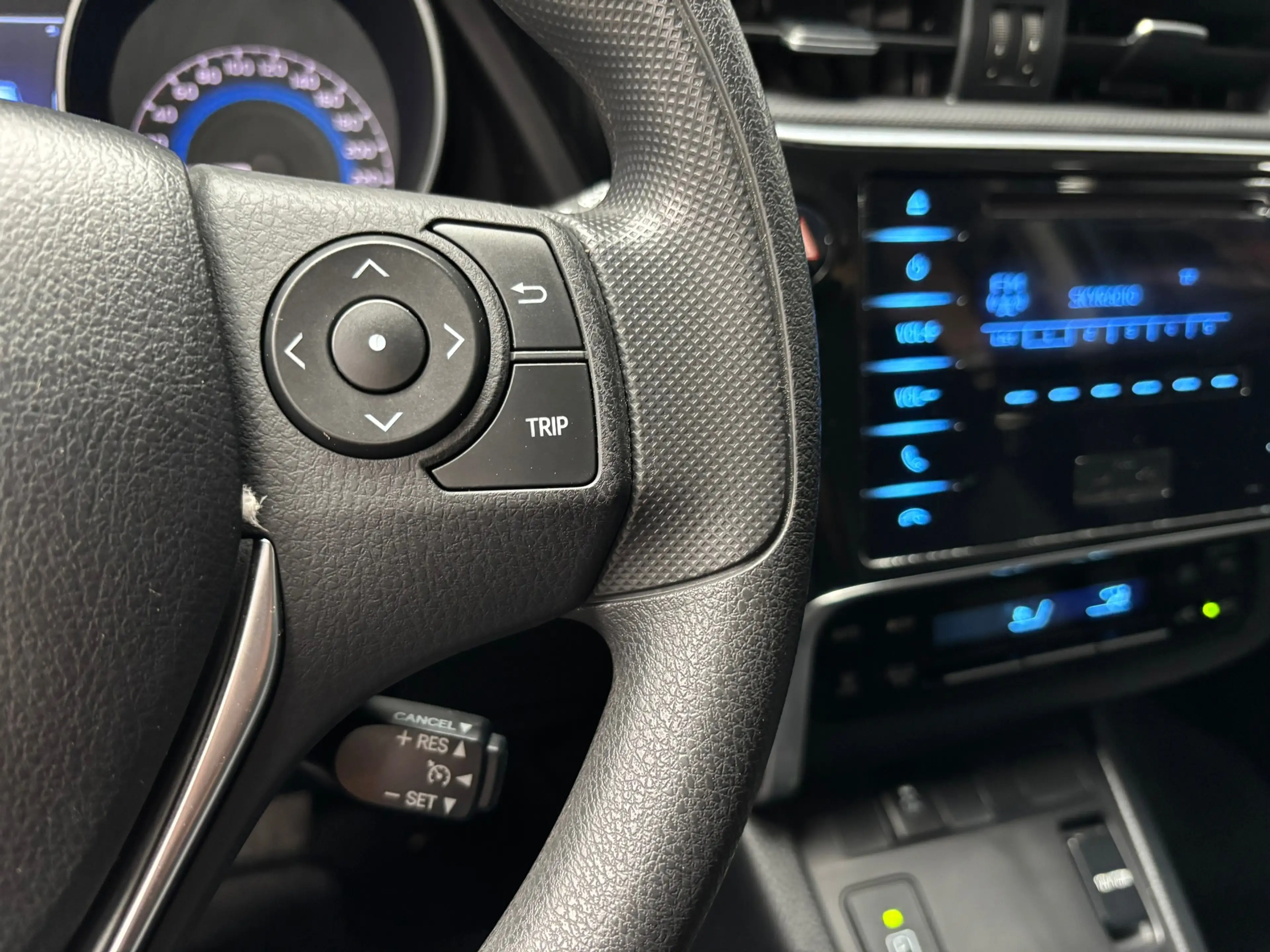 Toyota Auris 1.8 Hybrid Now — photo 22