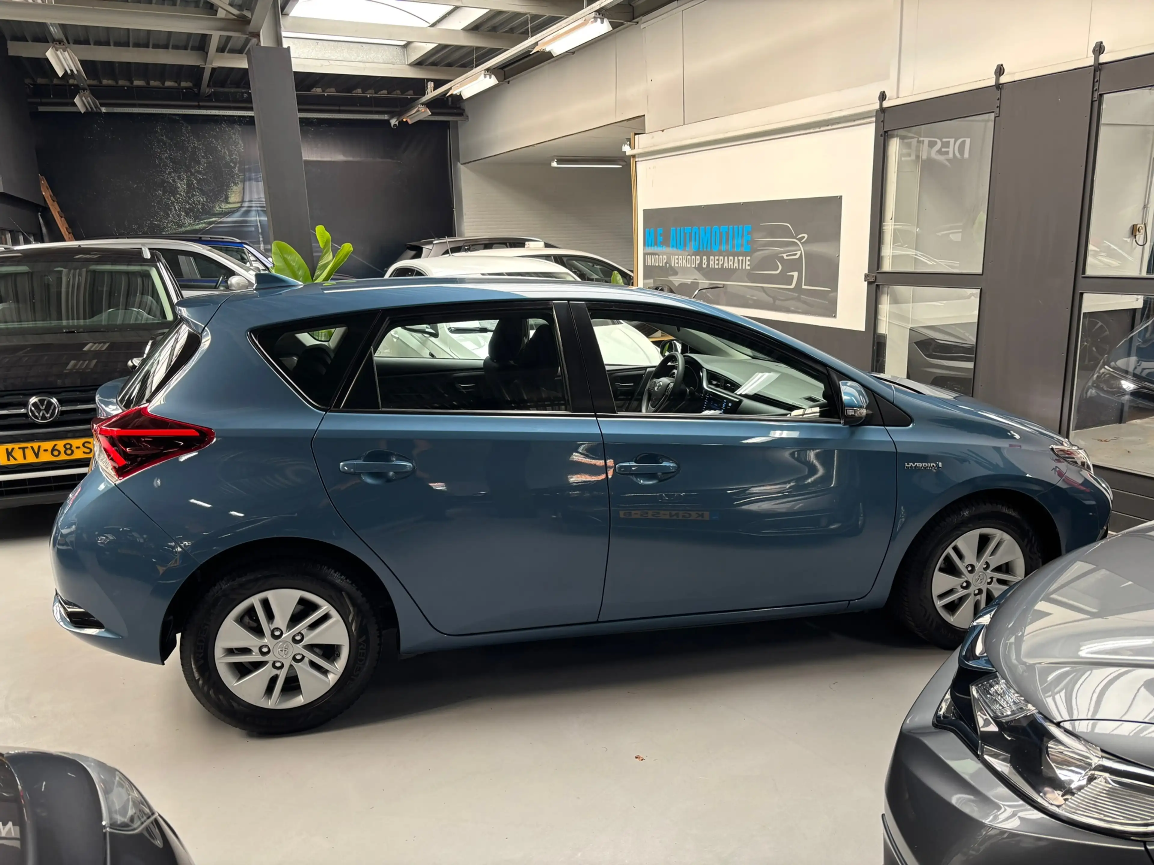 Toyota Auris 1.8 Hybrid Now — photo 7