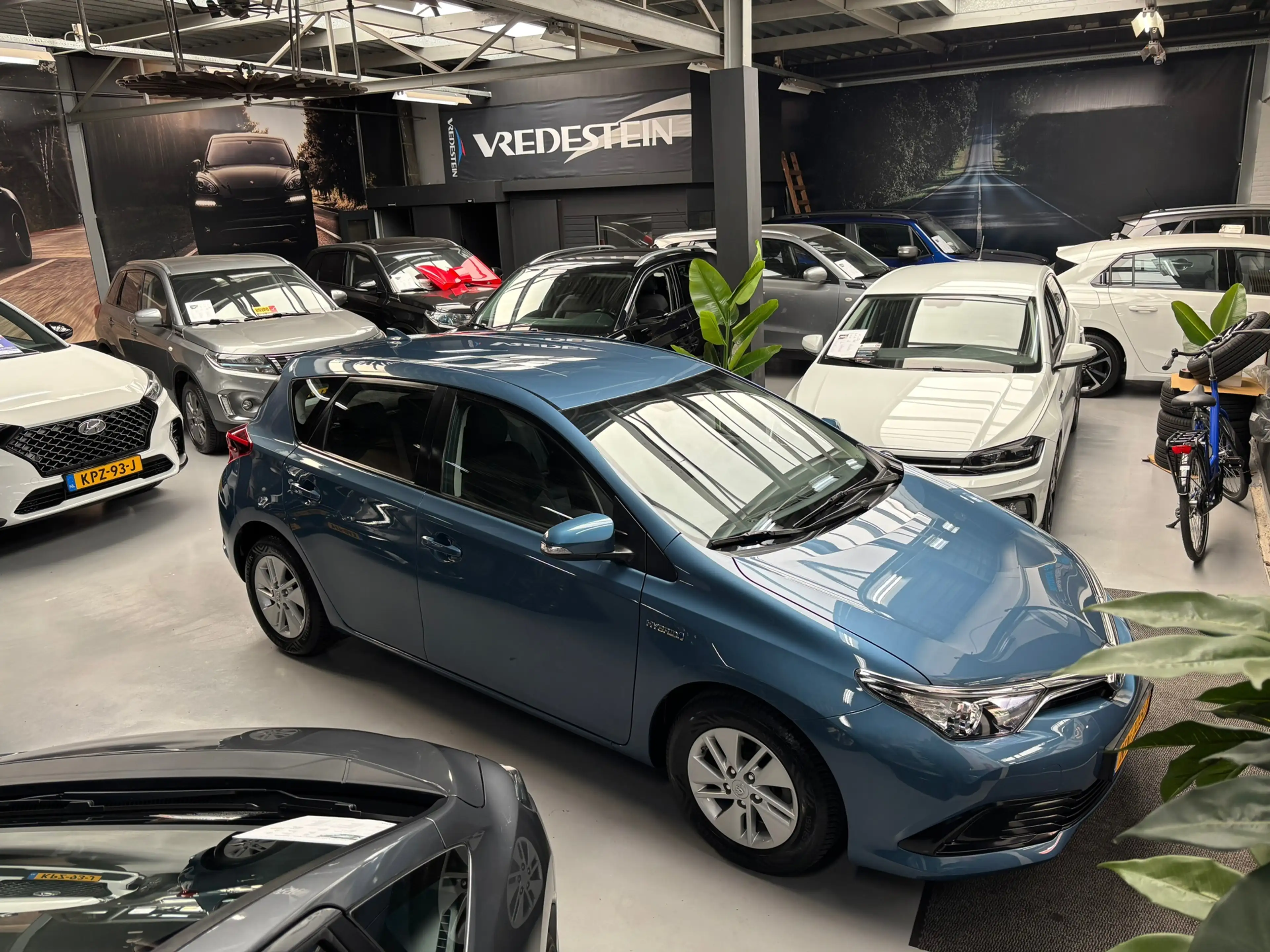 Toyota Auris 1.8 Hybrid Now — photo 9