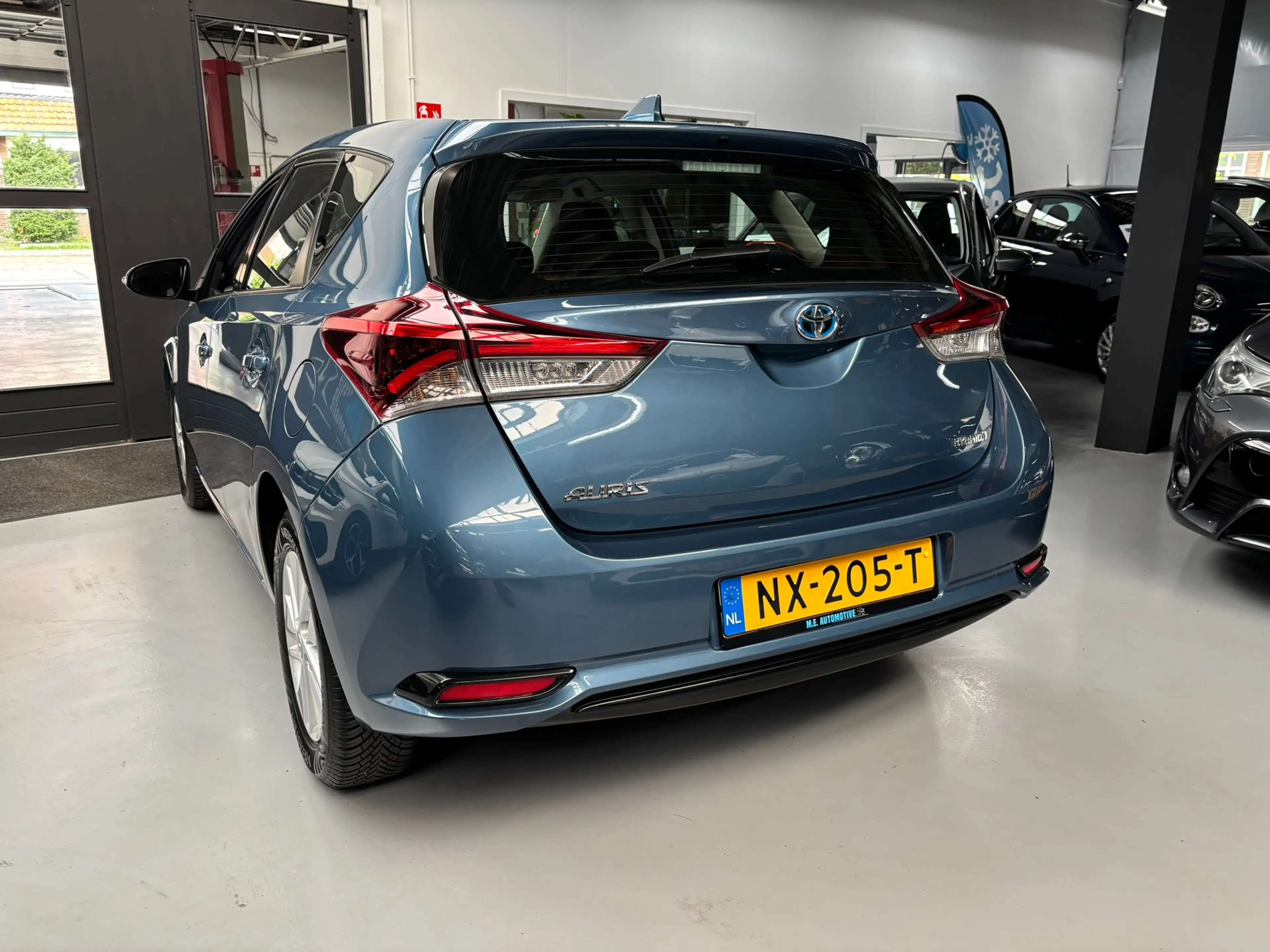 Toyota Auris 1.8 Hybrid Now — photo 5