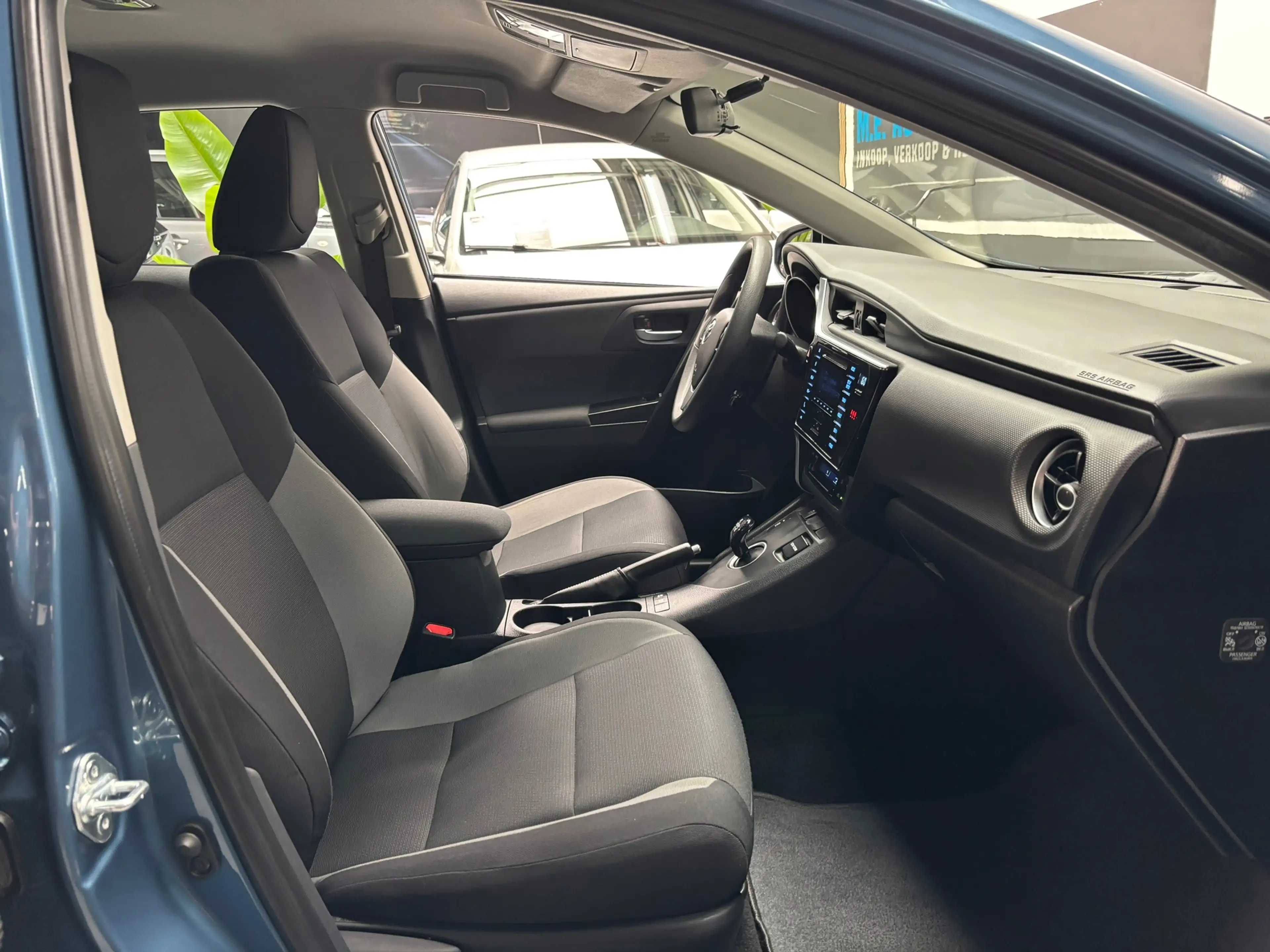 Toyota Auris 1.8 Hybrid Now — photo 16