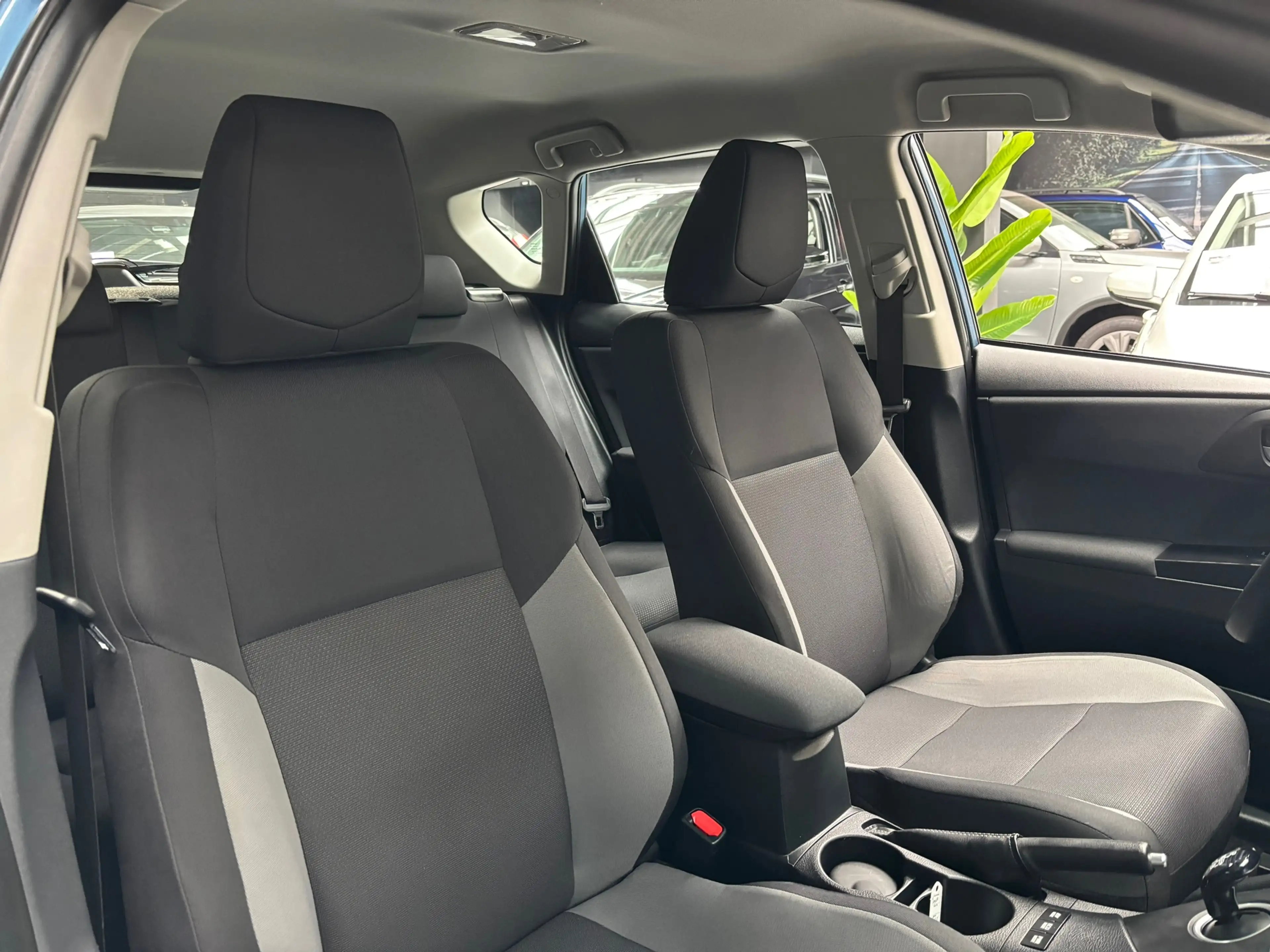 Toyota Auris 1.8 Hybrid Now — photo 17