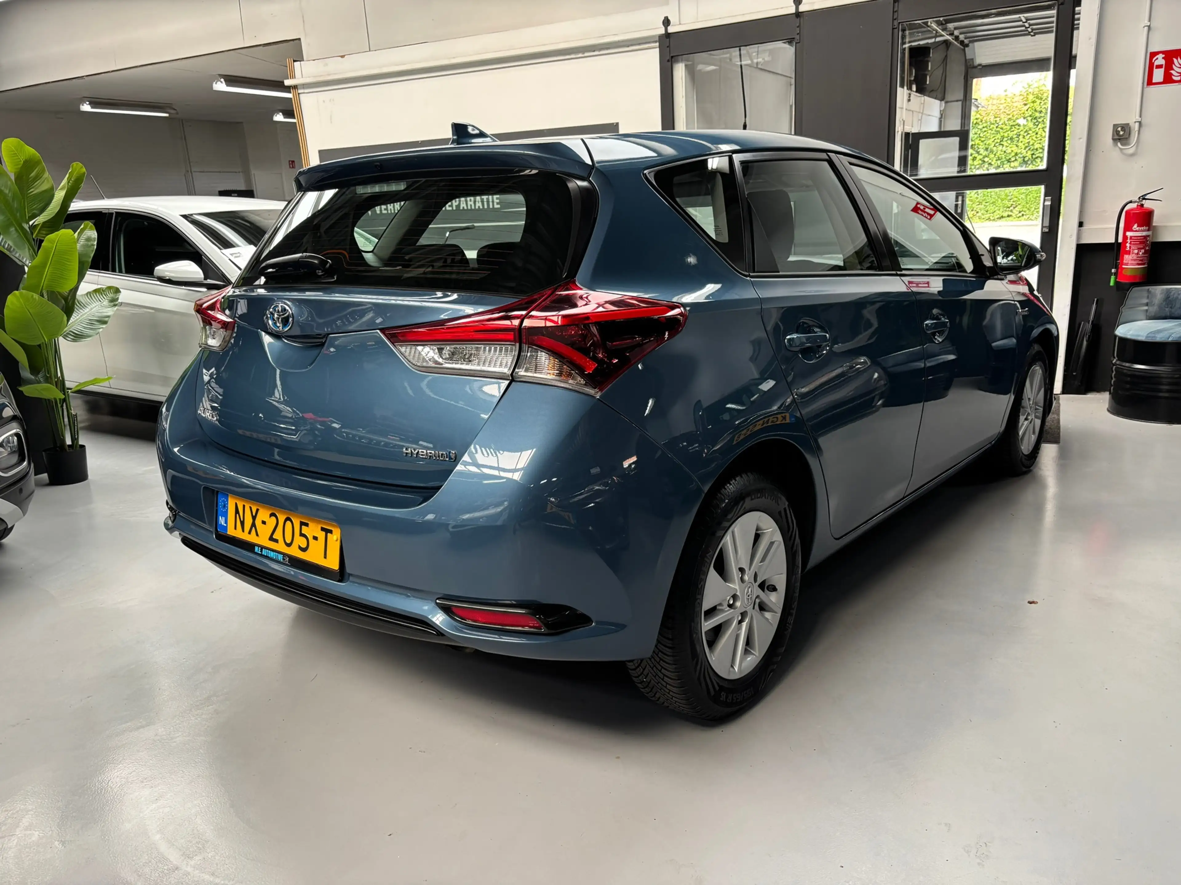 Toyota Auris 1.8 Hybrid Now — photo 6