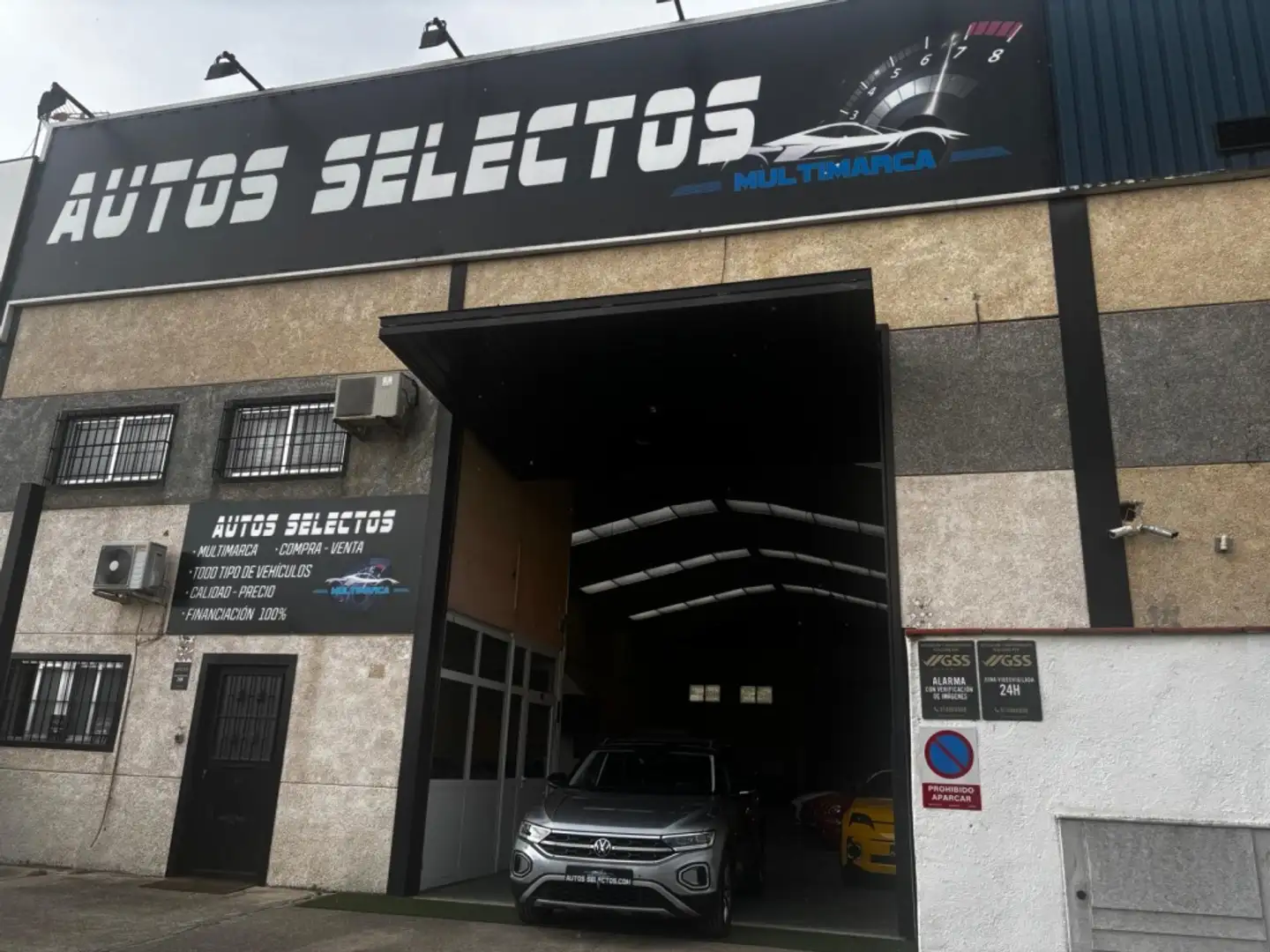 Volkswagen T-Roc 2.0TDI Life DSG7 110KW Gris - 1