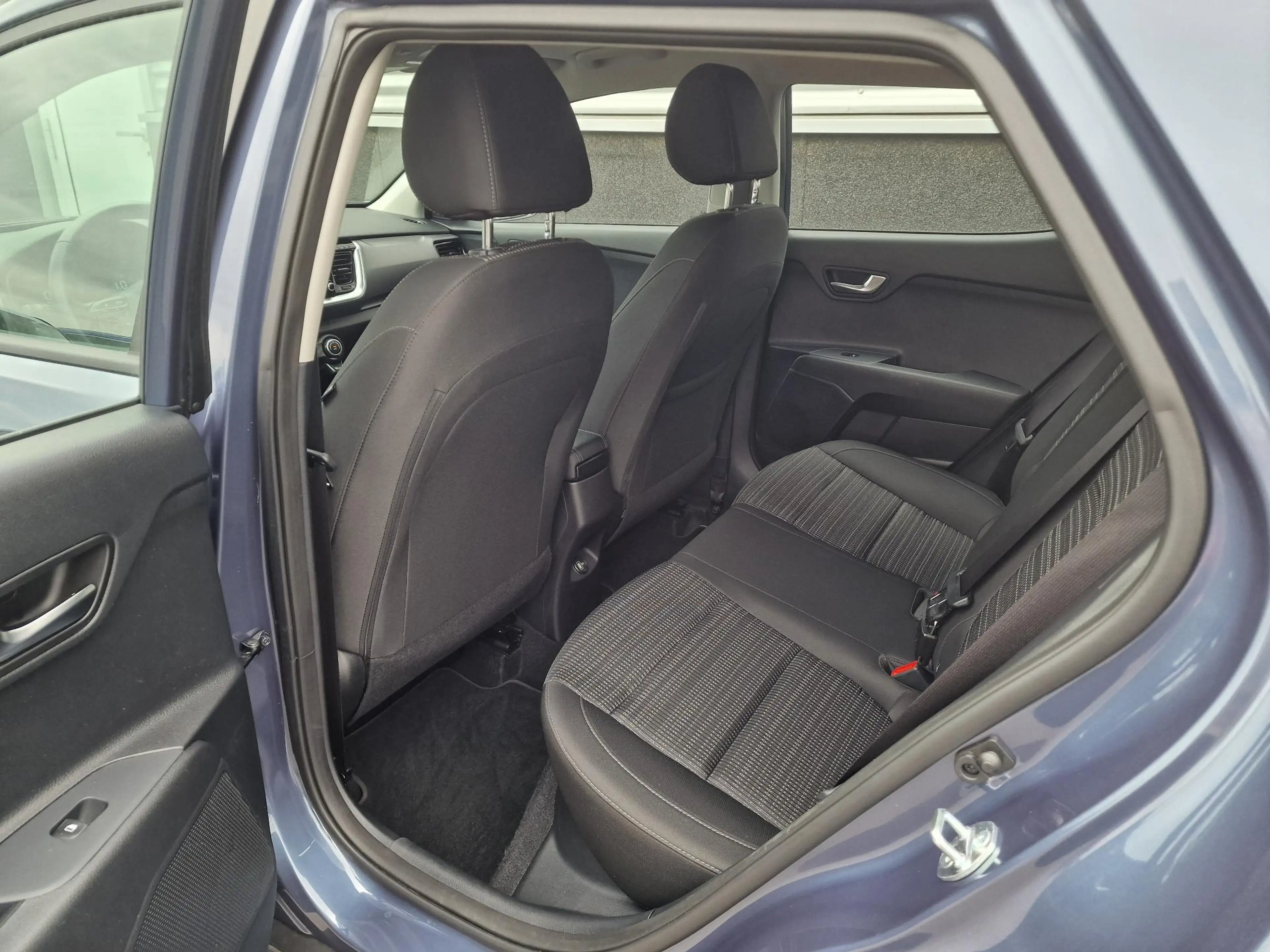 Kia Stonic 1.0 T-GDi MHEV DynamicLine NL-auto, Parkeersensore — photo 12