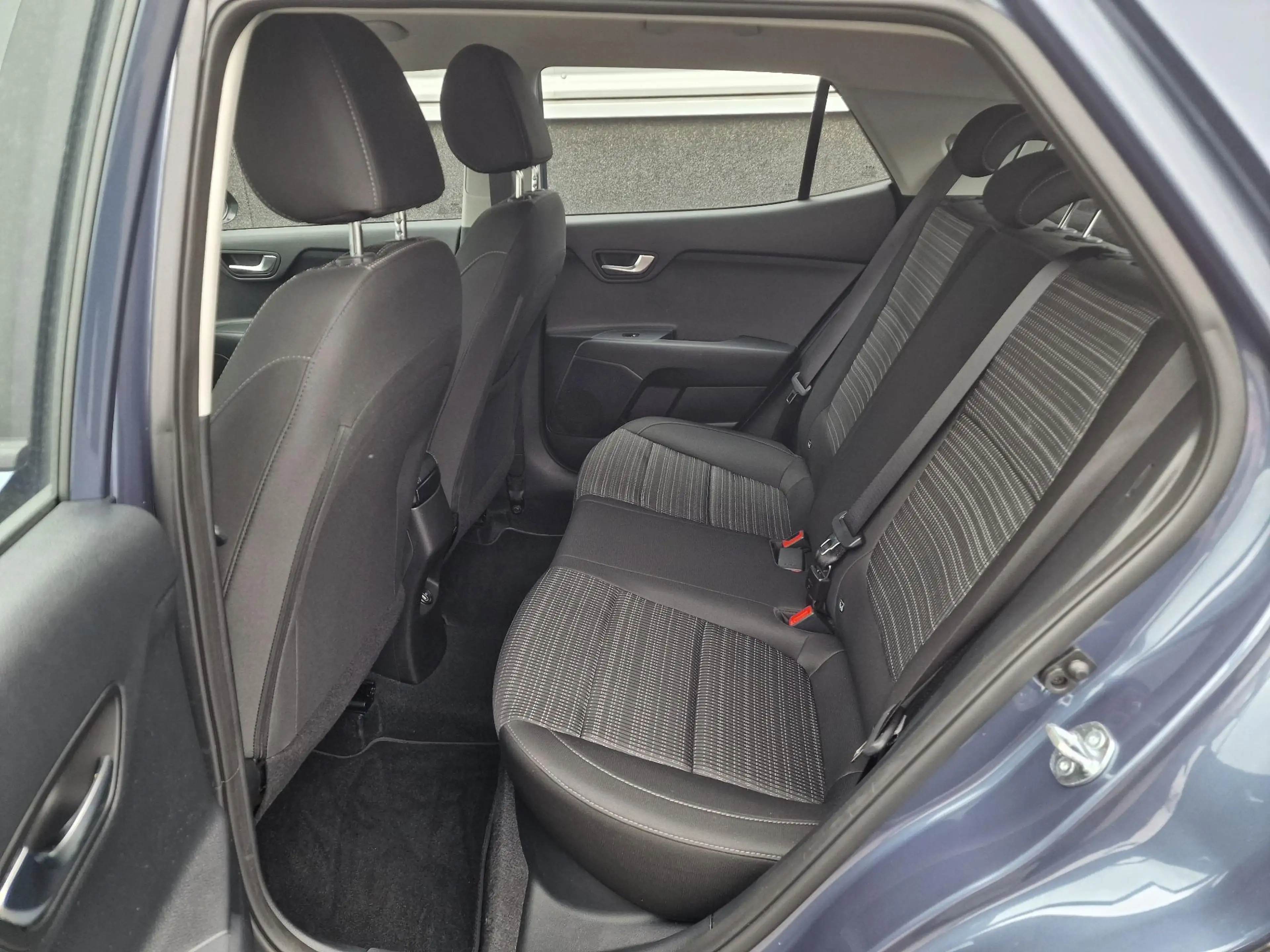 Kia Stonic 1.0 T-GDi MHEV DynamicLine NL-auto, Parkeersensore — photo 13
