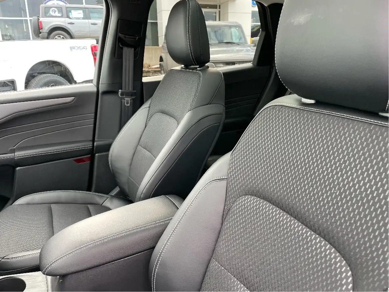 Ford Escape снимка Ford Escape