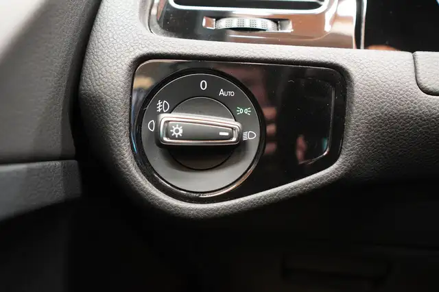 Volkswagen Golf view 25