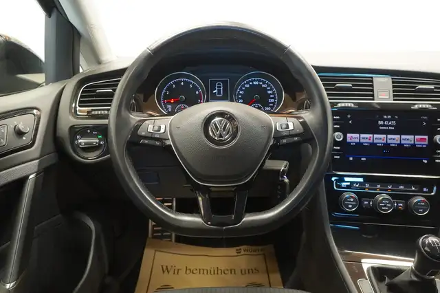 Volkswagen Golf view 21