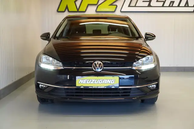 Volkswagen Golf view 9