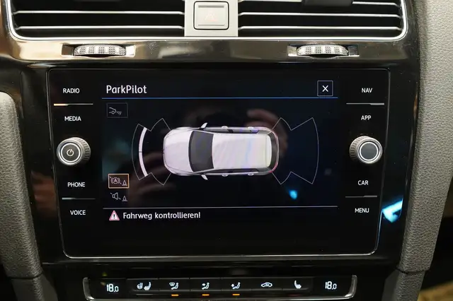 Volkswagen Golf view 26