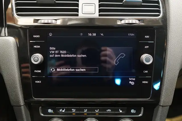 Volkswagen Golf view 29