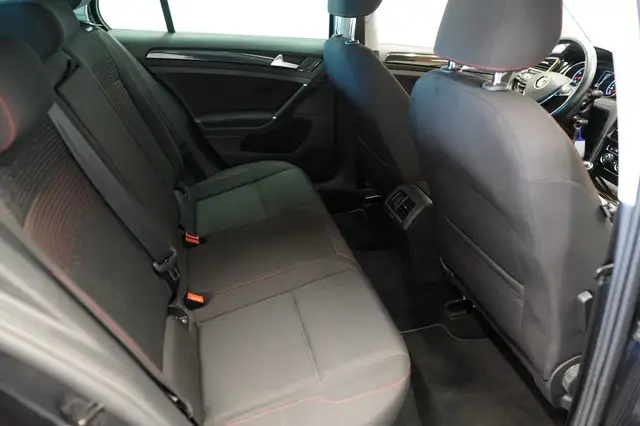 Volkswagen Golf view 19