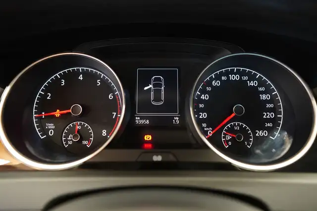 Volkswagen Golf view 24