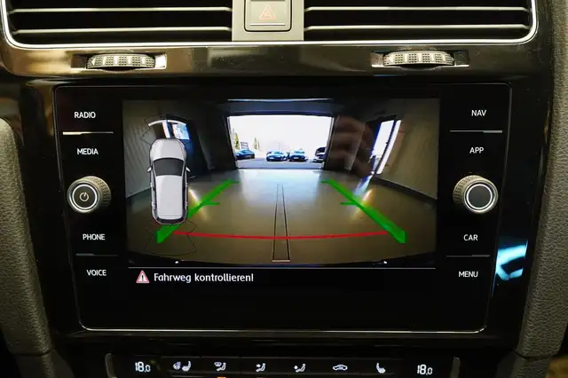 Volkswagen Golf view 27