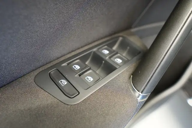 Volkswagen Golf view 14
