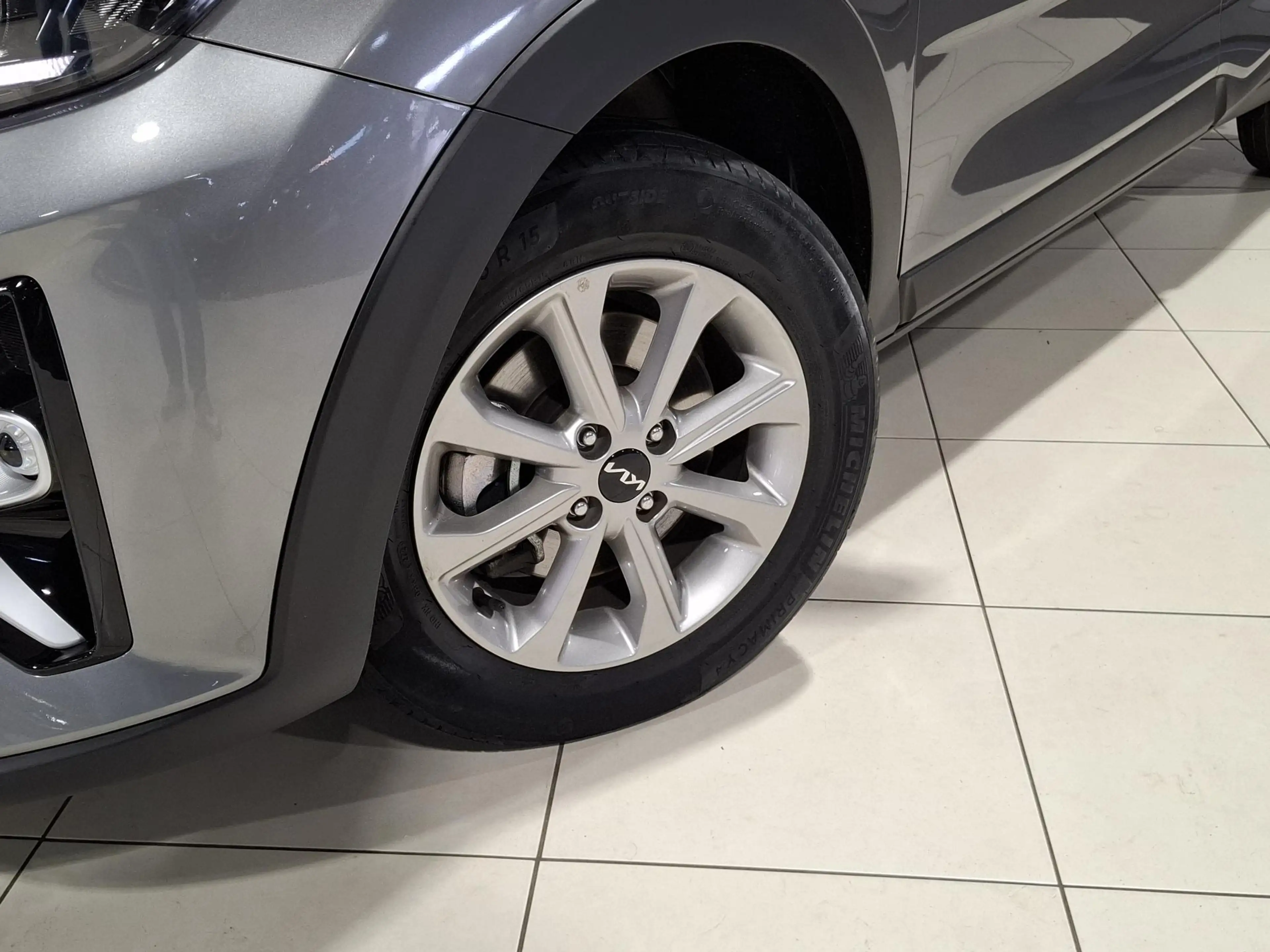 Kia Stonic 1.0 T-GDi MHEV DynamicLine Apple Carplay/Android A — photo 2
