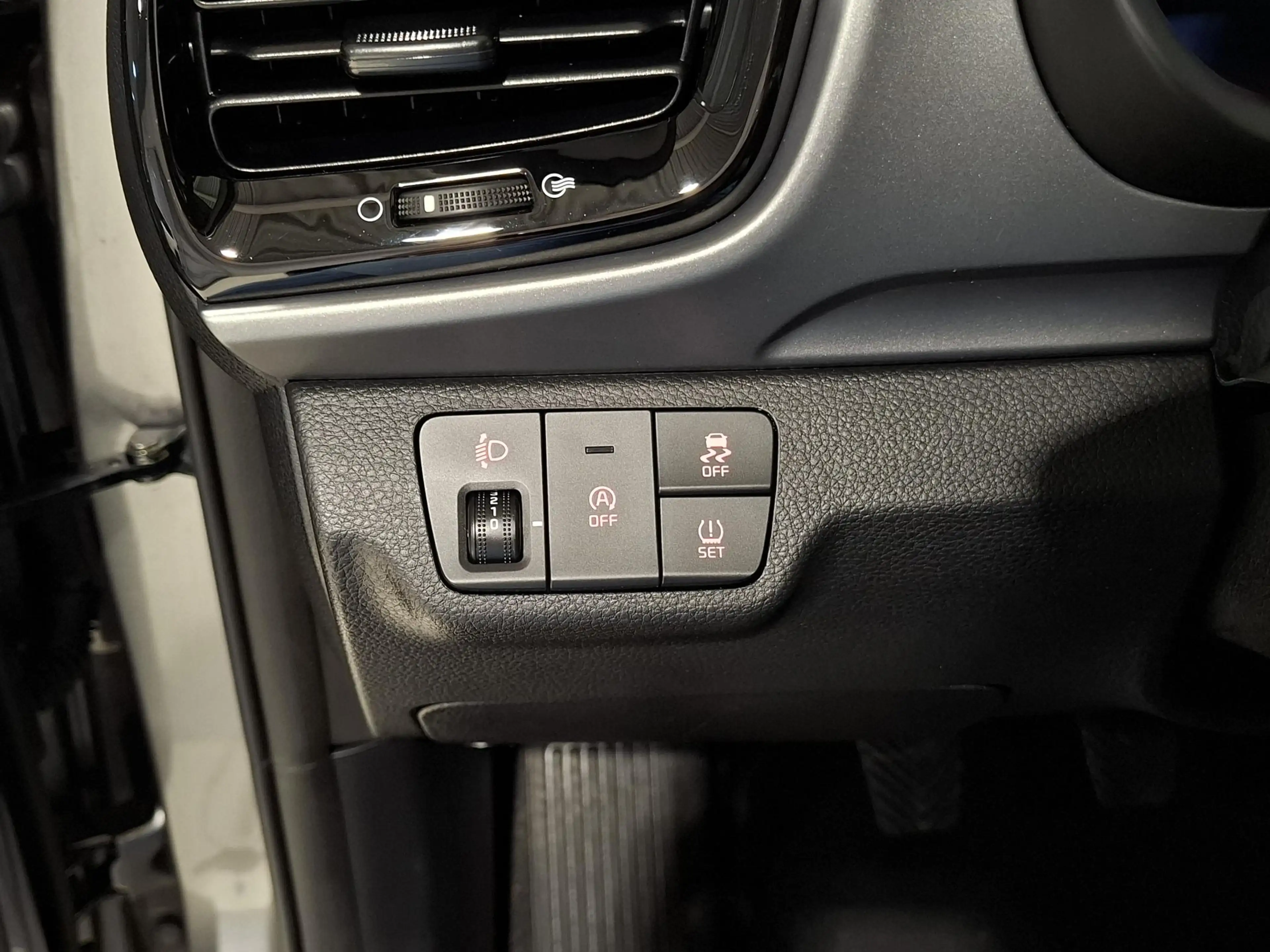 Kia Stonic 1.0 T-GDi MHEV DynamicLine Apple Carplay/Android A — photo 13