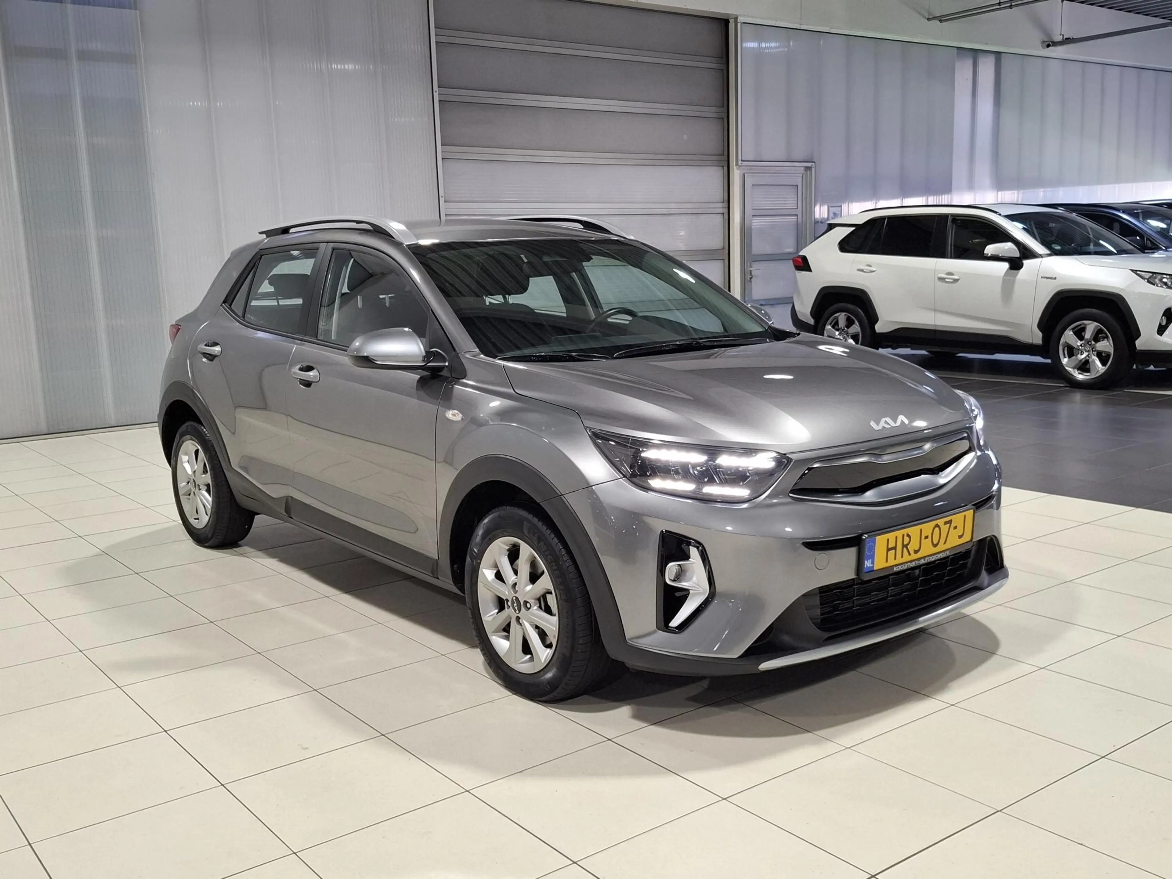 Kia Stonic 1.0 T-GDi MHEV DynamicLine Apple Carplay/Android A — photo 3