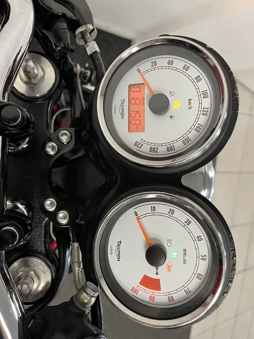 Triumph Thruxton 900 Červená - 2