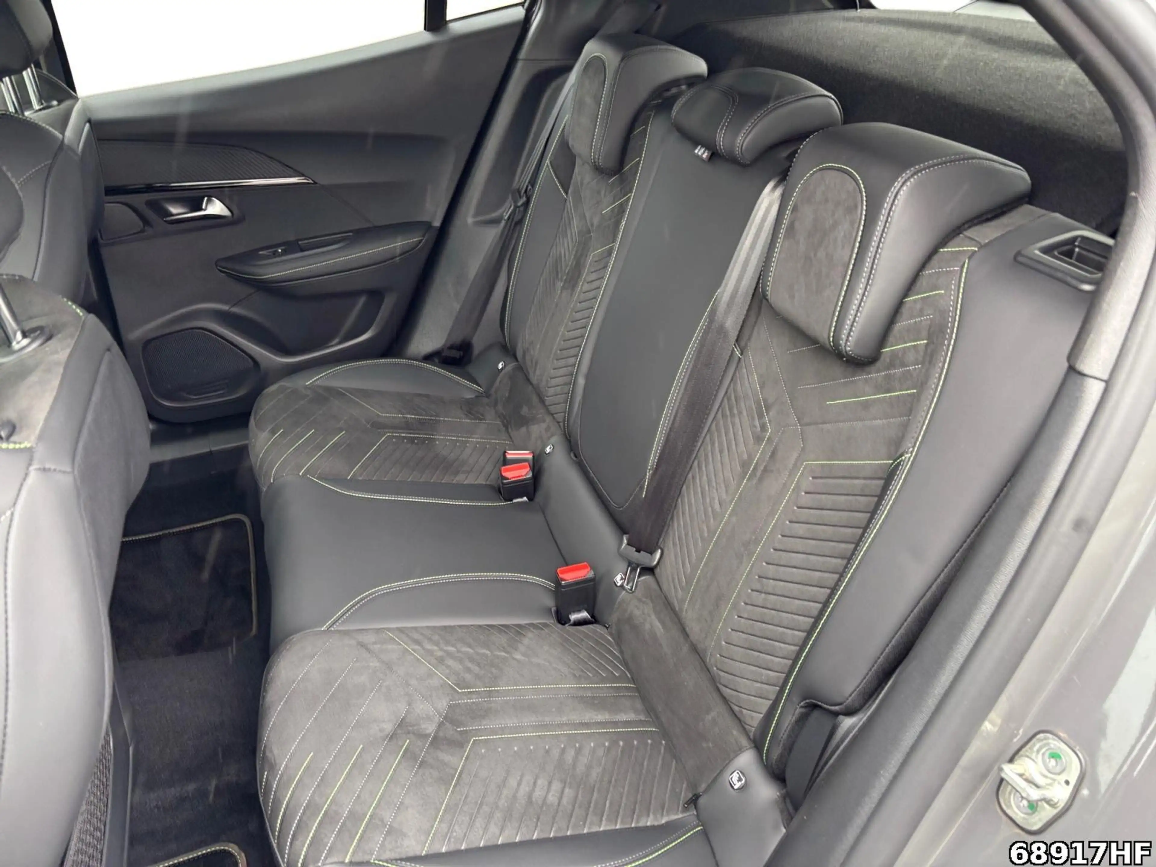 Peugeot 2008 1.2 PureTech 130, GT — photo 12