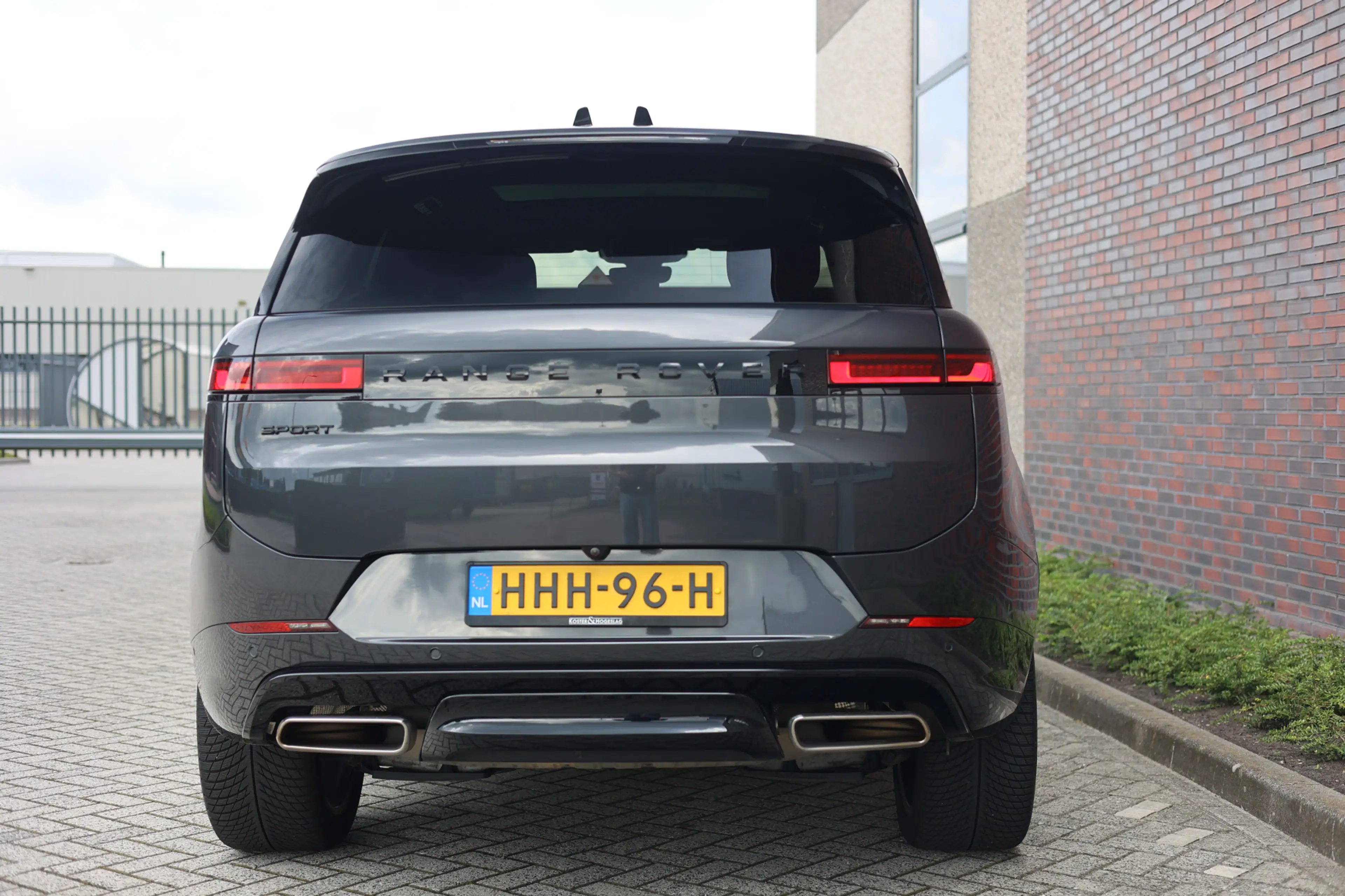 Land Rover Range Rover Sport P460e Dynamic SE — photo 13