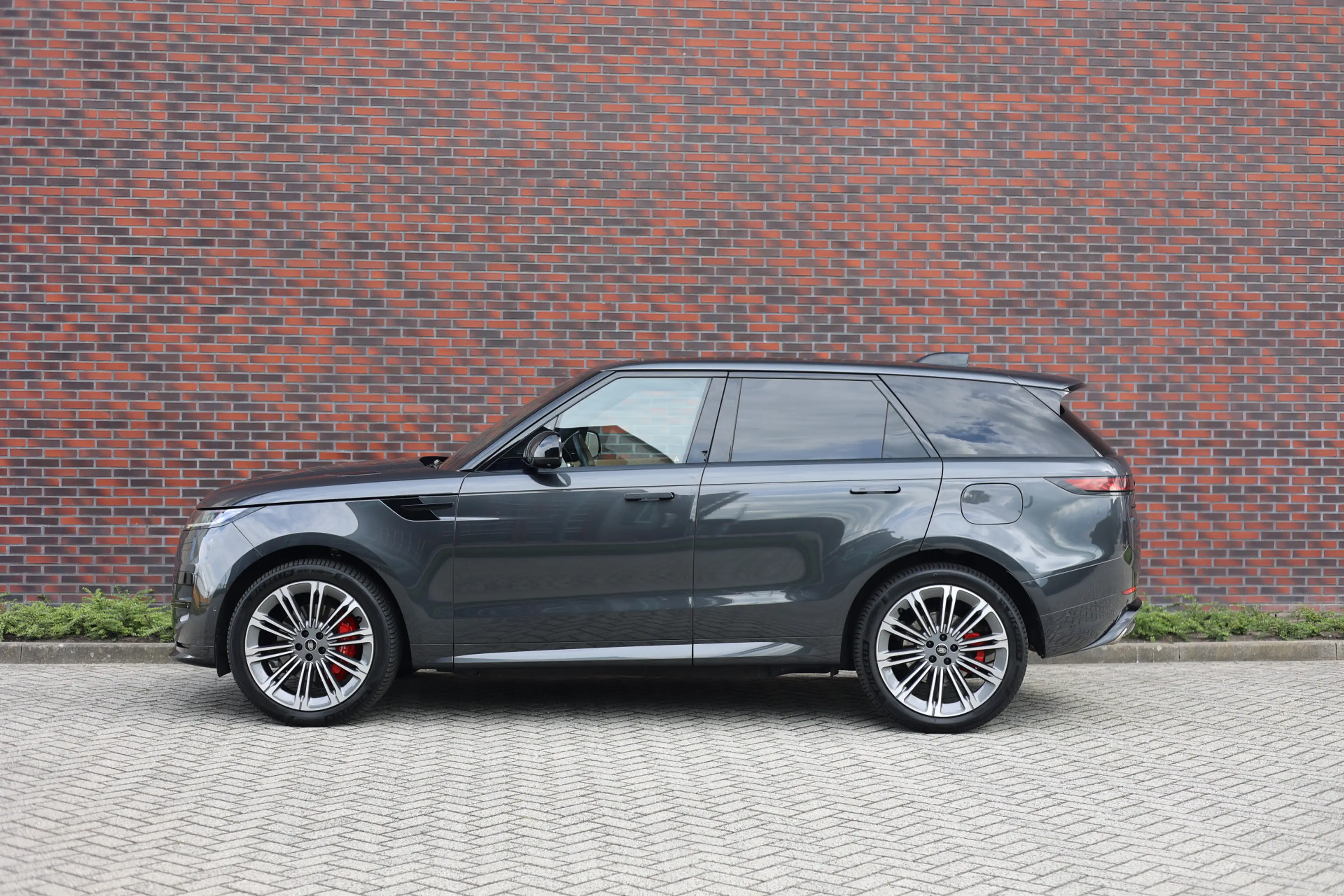 Land Rover Range Rover Sport P460e Dynamic SE — photo 15