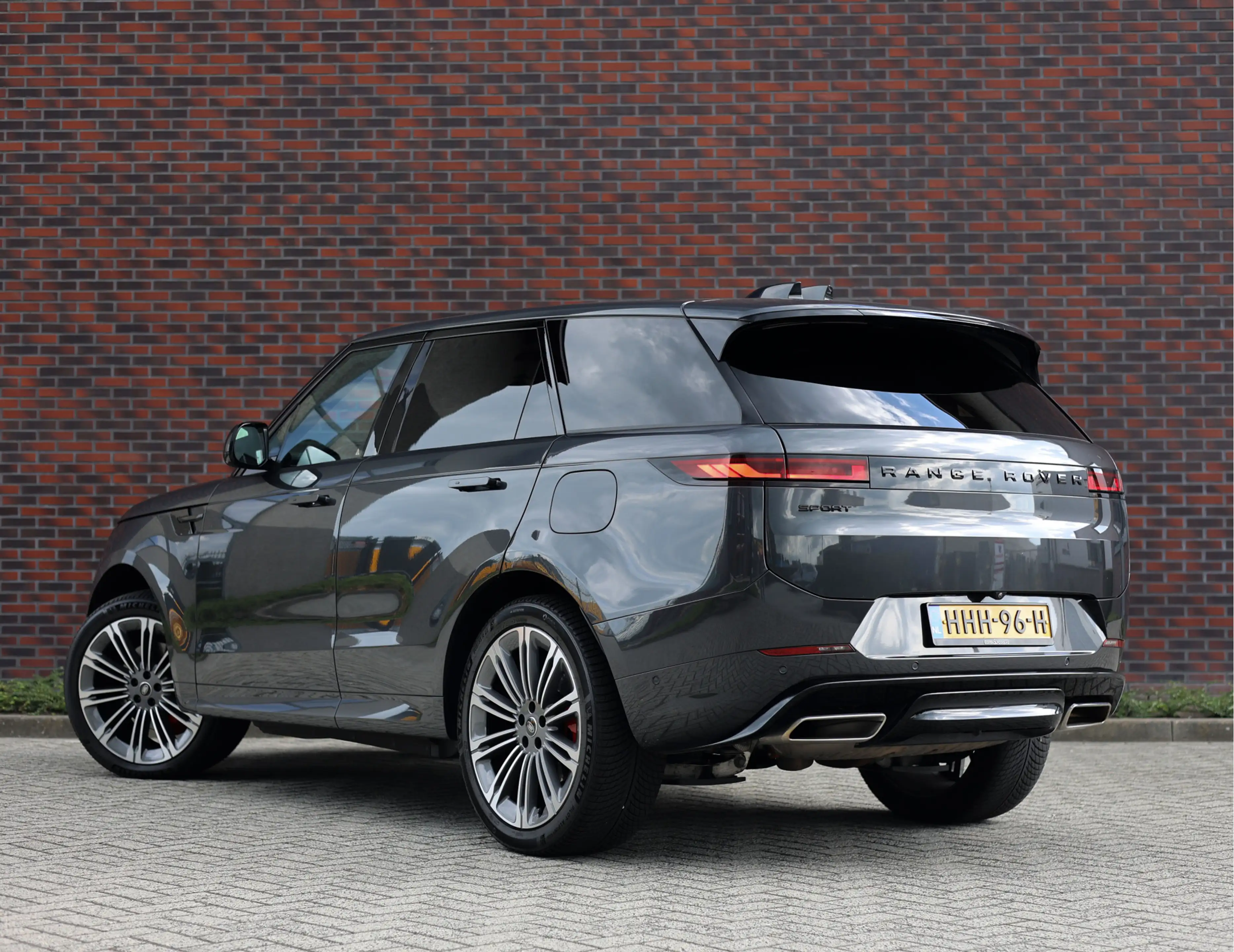 Land Rover Range Rover Sport P460e Dynamic SE — photo 2